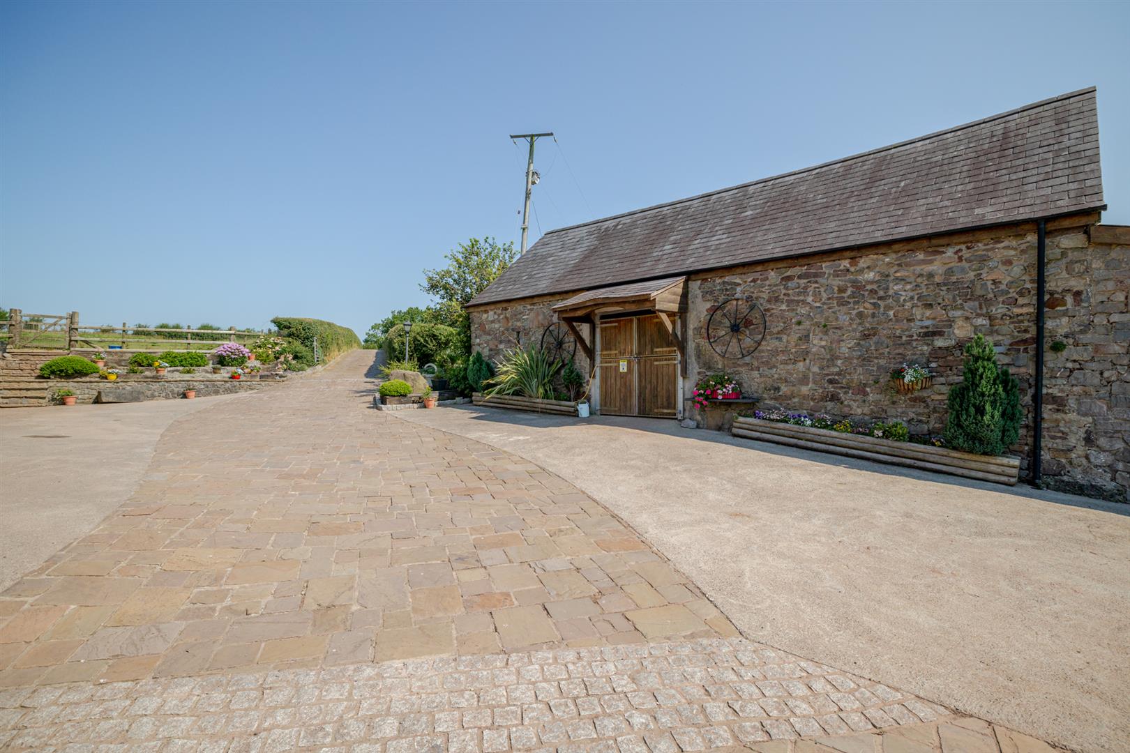 Pen Y Banc, Llangyndeyrn, Kidwelly, SA17 5ES